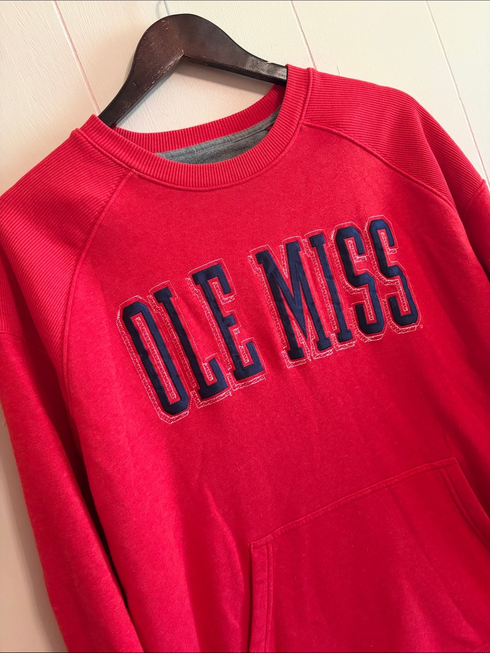 Champion Ole Miss Rebels Red Arch Logo Crewneck Pullover Sweatshirt. L